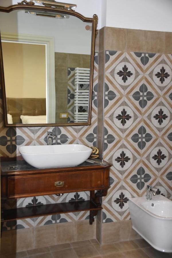 Le Dame Manfrede Hotel Faenza Exterior photo