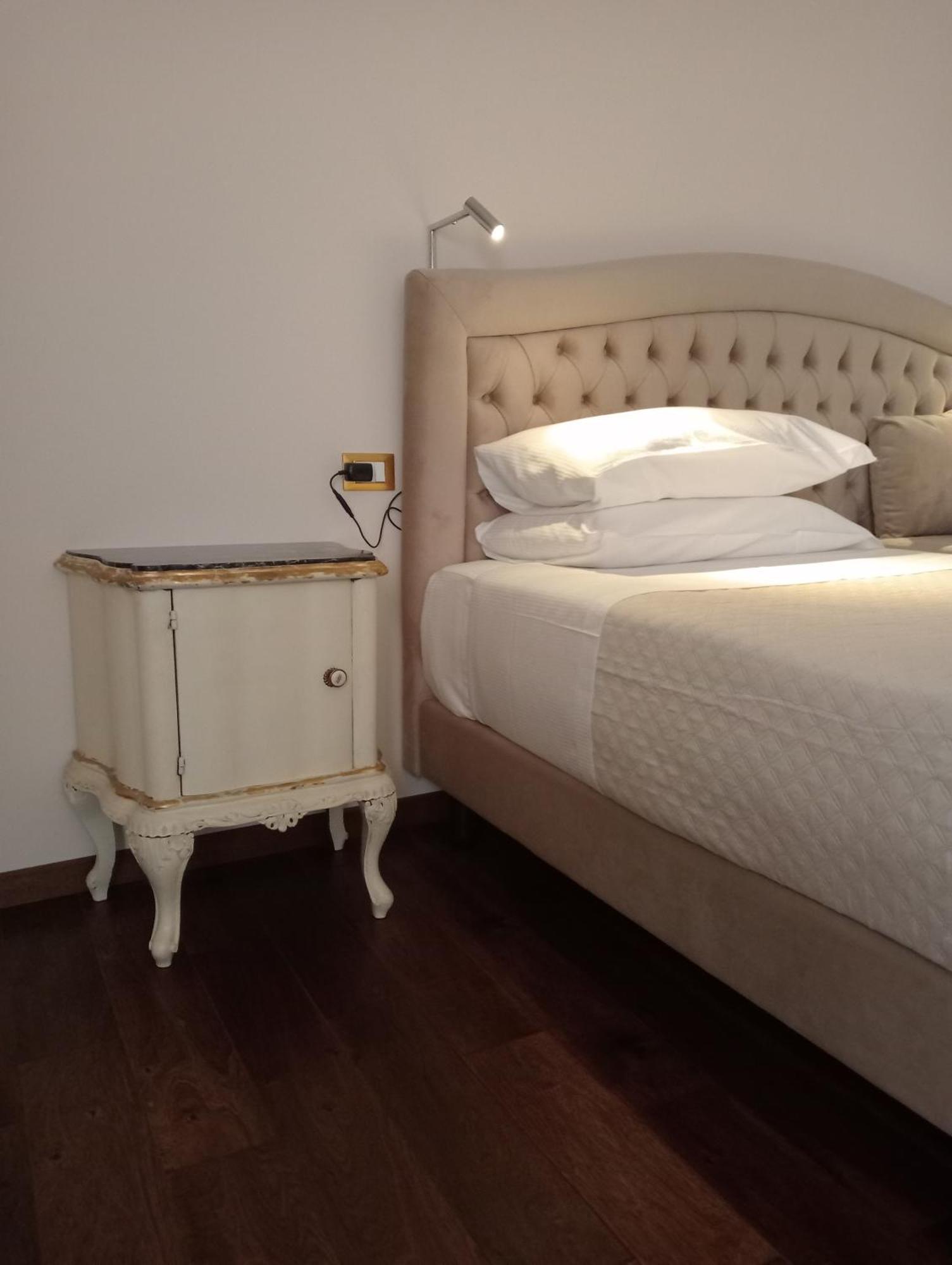 Le Dame Manfrede Hotel Faenza Exterior photo